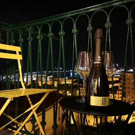 Starhost - Minerva Seaview